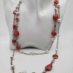 Glistening orange retro‎ pearl necklace